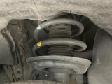 お車を安心してお乗りいただく為には、足回りの定期点検が欠かせません。サービスサポート(有償保証)では無料点検もご提供しており、安心のカーライフをお過ごしいただけるサポート体制が整っています。