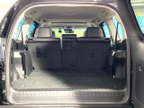 後席を格納すると、これだけの広さが!シーンに合わせたシートアレンジで、大きな荷物も積むことが出来ます♪