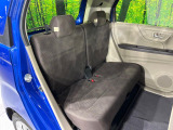 後部座席も気になるようなキズ・汚れやへたり等、大きなダメージはなく、良好な状態です。