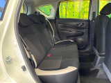 後部座席も気になるようなキズ・汚れやへたり等、大きなダメージはなく、良好な状態です。