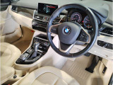 ☆センターパネルを運転席側に僅かに傾けたBMW独特のインパネ☆【駆け抜ける歓び】はここからもスタートしております☆