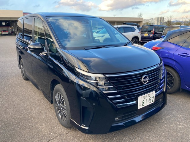 セレナ 1.4 e-4ORCE ハイウェイスターV 4WD 