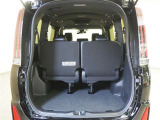 開口部の広いラゲージスペースは、ゴルフバックなどの荷物もラクラク積み込めます。