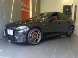 【MY2025 GIULIA 2.0 TURBO Veloce Vulcano Black】弊社デモカーのご紹介です!上質なインテリアと快適な乗り心地、先進の予防安全性能を網羅しつつもひときわに高い運動性能を誇るFRスポーツサルーンです。