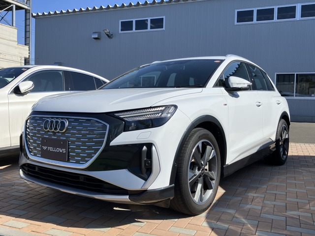 Q4 e-tron 40 Sライン 