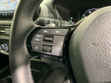 ステアリングにオーディオ操作スイッチが付いています。オーディオ画面に直接タッチしなくても操作が出来ますので、運転に集中できます。