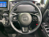 【純正革巻きステアリング】上質な革を使用することで、手にしっかり馴染みとても運転しやすいハンドルです♪