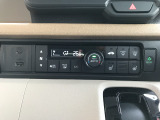 オートエアコン装着車で車内はいつも快適です!