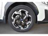 純正18インチアルミホイル/タイヤサイズは225/55R18です