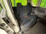 後部座席も気になるようなキズ・汚れやへたり等、大きなダメージはなく、良好な状態です。