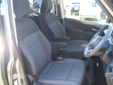 フロントシートはゆったり座れ視界もいいので運転しやすいです