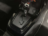 シフトレバー周辺の画像です☆