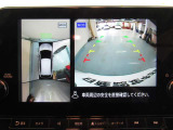 アラウンドビューモニターは4方のカメラで真上から車を見たようにモニターで確認ができます。周辺の安全確認、小さなお子様や障害物も目視で確認できるので駐車のしやすさだけでなく、事故防止にも役立ちます。
