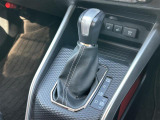 【 シフト 】シフトも操作しやすく快適なドライブを楽しんでいただけます。