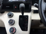ゲート式のシフトレバーを装備しております!直感的に操作できますので、誰でも使いやすいですね(^^♪