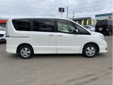 日産 セレナ ハイウェイスター  エストロニックCVT 8人乗り 4WD/社外ナビゲーション/バックモニター/社外フリップダウンモニター/両側電動スライドドア/リヤオートエアコン/