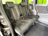 後部座席も気になるようなキズ・汚れやへたり等、大きなダメージはなく、良好な状態です。