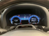 とっても見やすいメーターです。夜間時はラグジュアリーな気分にさせてくれる照明が魅力ですので、夜のドライブも楽しみになりますよ♪