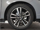 アルミホイール装着車です!これで足元まわりもおしゃれにきまります!