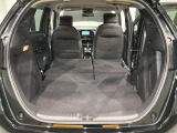 リアシートを倒すと、ラゲッジスペースを広くお使いいただけます!