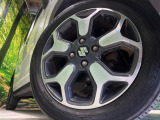 【純正15インチアルミホイール】外観にマッチした純正アルミホイールを装着しております。各種社外アルミホイールや、スタッドレスタイヤも取扱いしております。是非ご相談ください♪