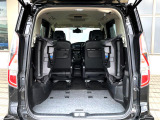 後席を格納すると、これだけの広さが!シーンに合わせたシートアレンジで、大きな荷物も積むことが出来ます♪