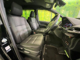 運転席シート廻りは使用感も少なく、良好な状態となっています。丁寧に使われていたことがよくわかりますね。