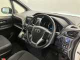 見通しのよいすっきりとした視界で、誰でも運転しやすいです。運転のしやすさは疲れにくさにも繋がりますよ♪