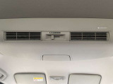 後席に送風口がついています。広い車内でもエアコンの空気を循環できます。