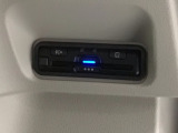いまや快適なカーライフに欠かせないETCが付いています。