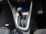 ストレート式のシフトレバーを採用しております♪シンプルなので、誰でも使いやすいですネ☆