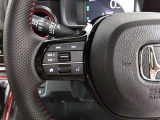 オーディオコントロールスイッチ付き!ハンドルを握ったままチャンネルや音量の調整が可能です。見た目以上に運転していると便利な機能なんですよ。