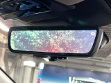 【デジタルインナーミラー】後席の大きな荷物や同乗者で後方が確認しづらい時でも安心!カメラが撮影した車両後方の映像をルームミラー内に表示。クリアな視界で状況の確認が可能です!