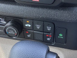 運転席/助手席シートヒーターで寒い日もすぐに温かくなり快適に過ごせます。2段階の温度調整が可能です