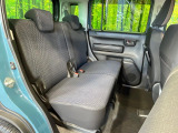 後部座席も気になるようなキズ・汚れやへたり等、大きなダメージはなく、良好な状態です。