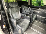 後部座席も気になるようなキズ・汚れやへたり等、大きなダメージはなく、良好な状態です。