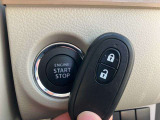 【プッシュエンジンスタートシステム】エンジン始動・停止をワンタッチで行うことが出来ます。