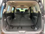 後席を格納すると、これだけの広さが!シーンに合わせたシートアレンジで、大きな荷物も積むことが出来ます♪