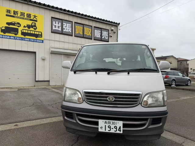 ハイエース2.4 スーパーカスタム セミミドルルーフ