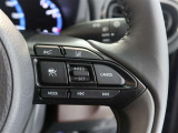 レーダークルーズコントロール(全車速追従機能付)付きです。車速に応じて追従支援してくれるので、ロングドライブも快適です。詳細は販売店スタッフまでおたずねください。
