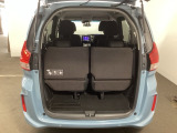 トランクの広さは、どうです、たくさんの荷物が積めますよ。