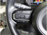 ステアリングオーディオスイッチ採用☆対応しているオーディオ機器と接続すれば、手元でオーディオの操作が可能です。