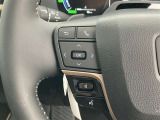 運転中、オーディオの操作をしてて、ハッとしたことはありませんか?ステアリングスイッチは、運転中でもハンドルでオーディオの操作が可能です。安全なドライブをサポートします。