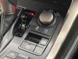 【ドライブモードセレクト】コンフォートな乗り味からスポーティな乗り味までスイッチ一つで切り替え可能。シーンや気分に合わせたモードを選べば、いつものドライブがより一層楽しくなります♪
