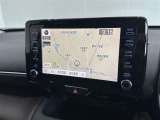純正ナビを装備。タッチパネル式で使いやすく、お出かけもラクラクです。