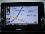 ディ-ラ-オプションのメモリーナビにはアラウンドビュ-モニタ-が組み合わされています。 地デジTVとDVDビデオの視聴が可能です。