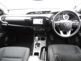 【運転席・インパネまわり】 ハンドル・シート・フロアーなど隅々までプロによるクリーニング済み☆彡キレイな車内でドライブが一層快適にお楽しみいただけます。!!