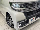 【LEDヘッドライト】悪天候や夜間走行時も良好な視界を確保し安心して運転できる高輝度LEDヘッドライトを装備!点灯速度が早く、消費電力も抑えられています。