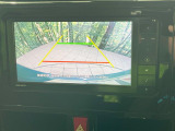 【バックカメラ】駐車時に後方がリアルタイム映像で確認できます。大型商業施設や立体駐車場での駐車時や、夜間のバック時に大活躍!運転スキルに関わらず、今や必須となった装備のひとつです!