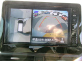 アラウンドビュ-モニタ-装備。上から見下ろしているような映像が表示されるので、車庫入れ時も安心です!